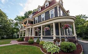 Carriage House Inn Fredericton